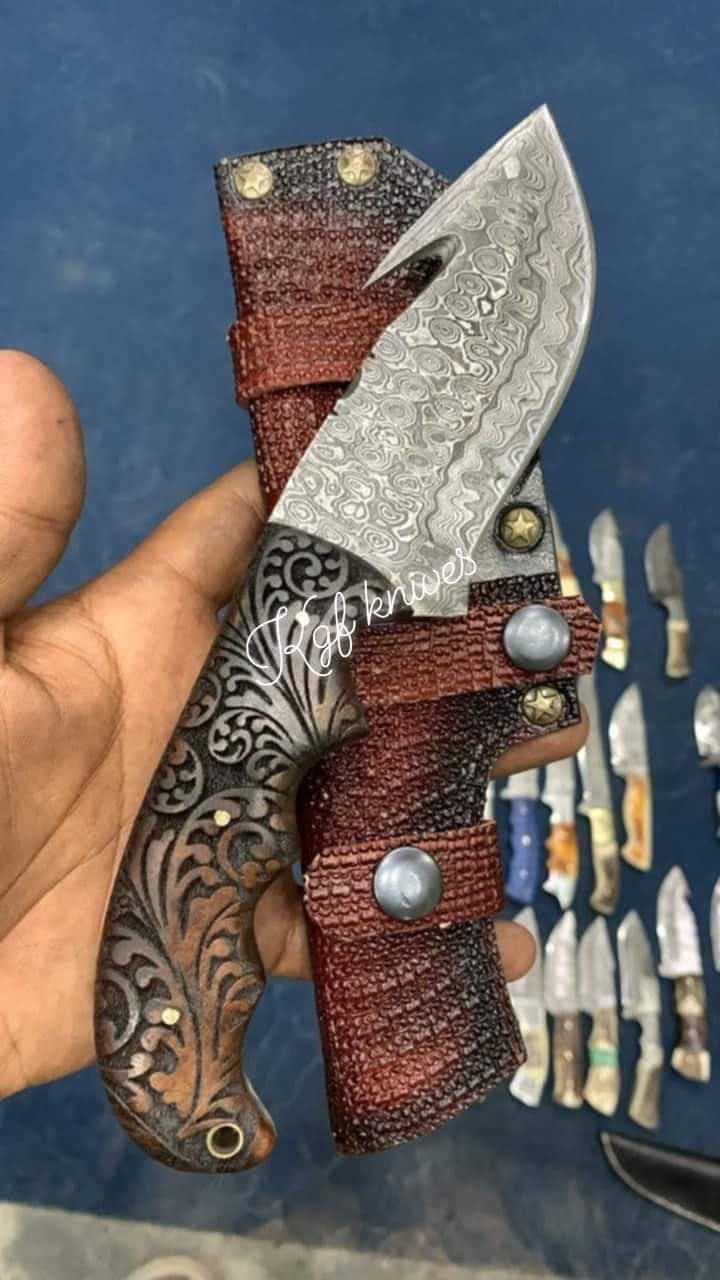 9” inches Beautiful Custom Handmade Damascus Stee gut hookl skinning knife🔪