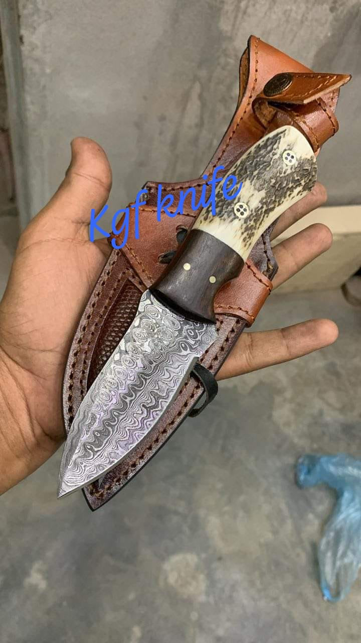 8” inches Beautiful Custom Handmade Damascus
steel Skinning knife