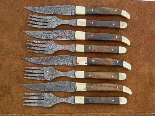 4 knives and 4 forks