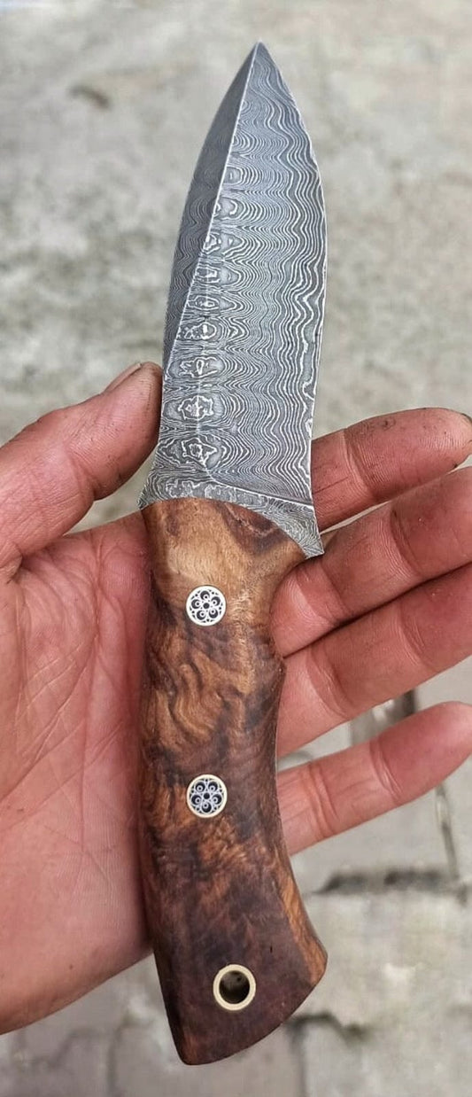 9" inches Beautiful Custom Handmade Damascus steel skinning knife❤