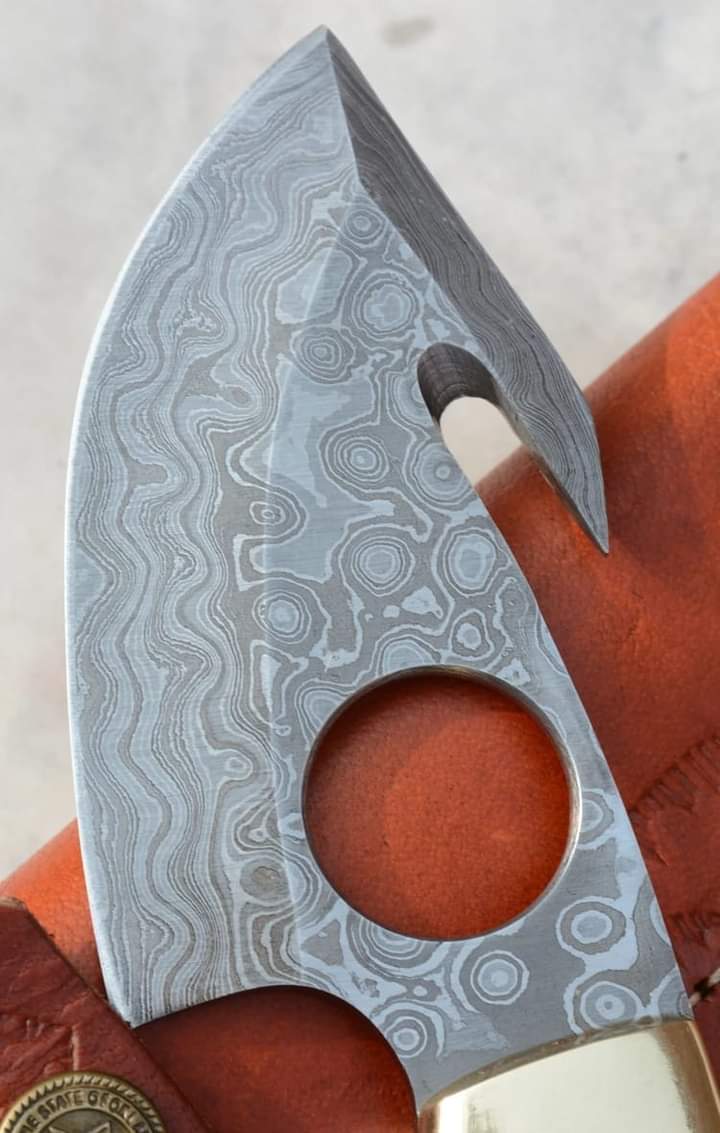 8" inches Beautiful Custom Handmade Damascus steel got hook skinning knife❤