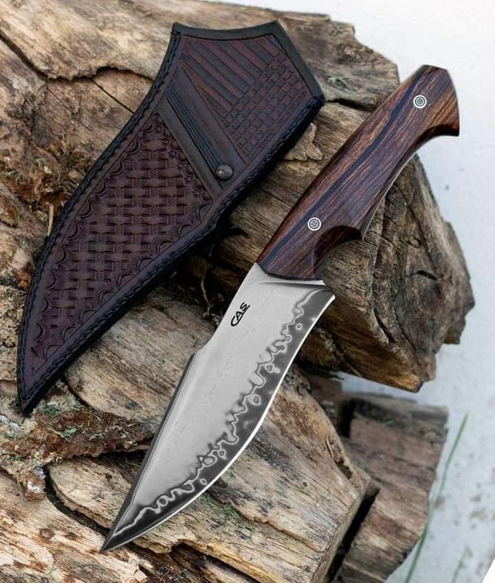 Beautiful Custom Handmade High Carbon 1095 Steel Hunting knife